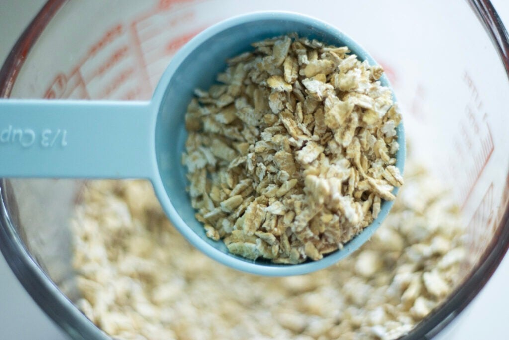 old fashioned oats in a measuring cup